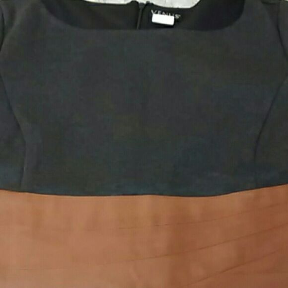 Venus Gray Knit Dress with Faux Leather - Picture 5 of 6